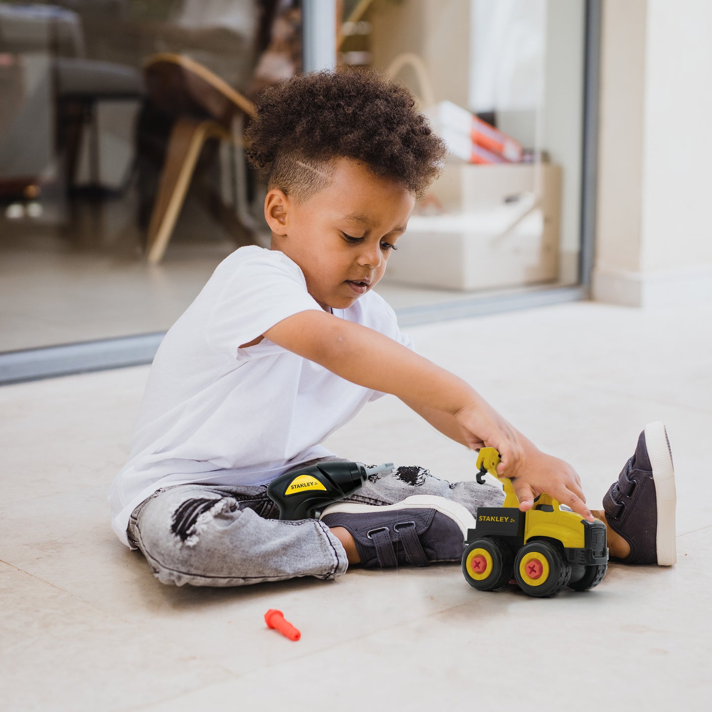 Stanley Jr. Take Apart Dot Tow Truck Kit