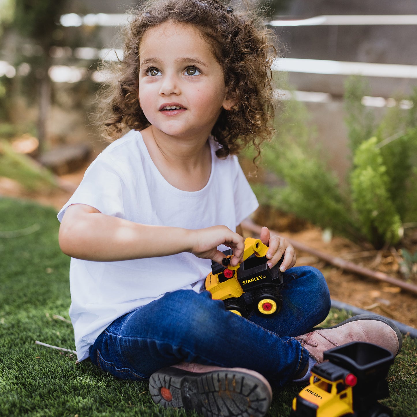 Stanley Jr. Take Apart Dot Tow Truck Kit